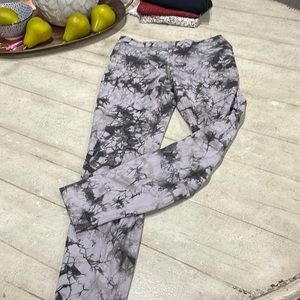 Black and grey Lululemon leggings